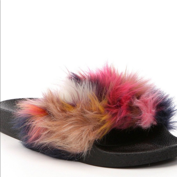 Steve Maddie fur slides  “NEW” very cute! - Picture 4 of 4